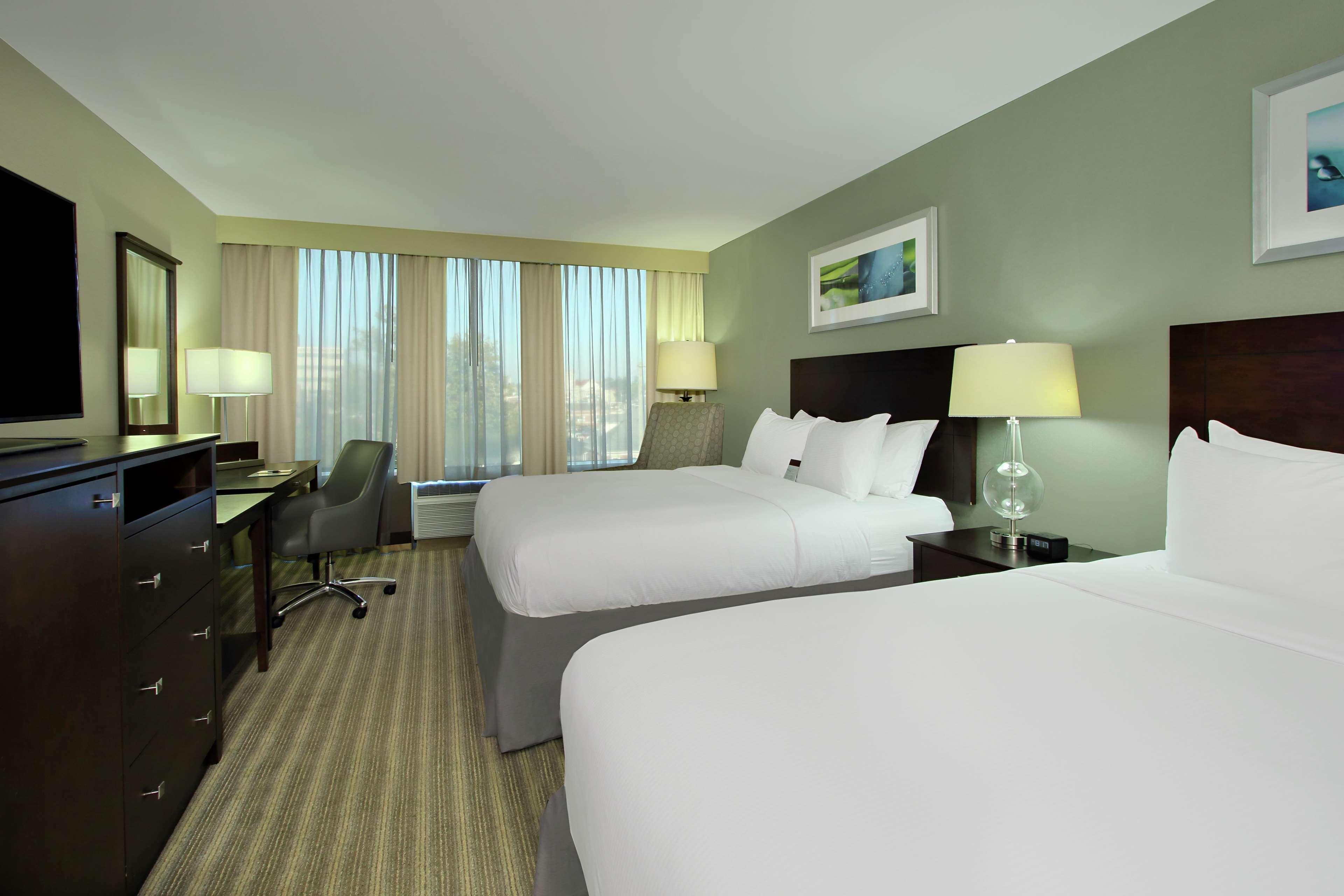 Doubletree By Hilton Newark Hotel Exterior photo