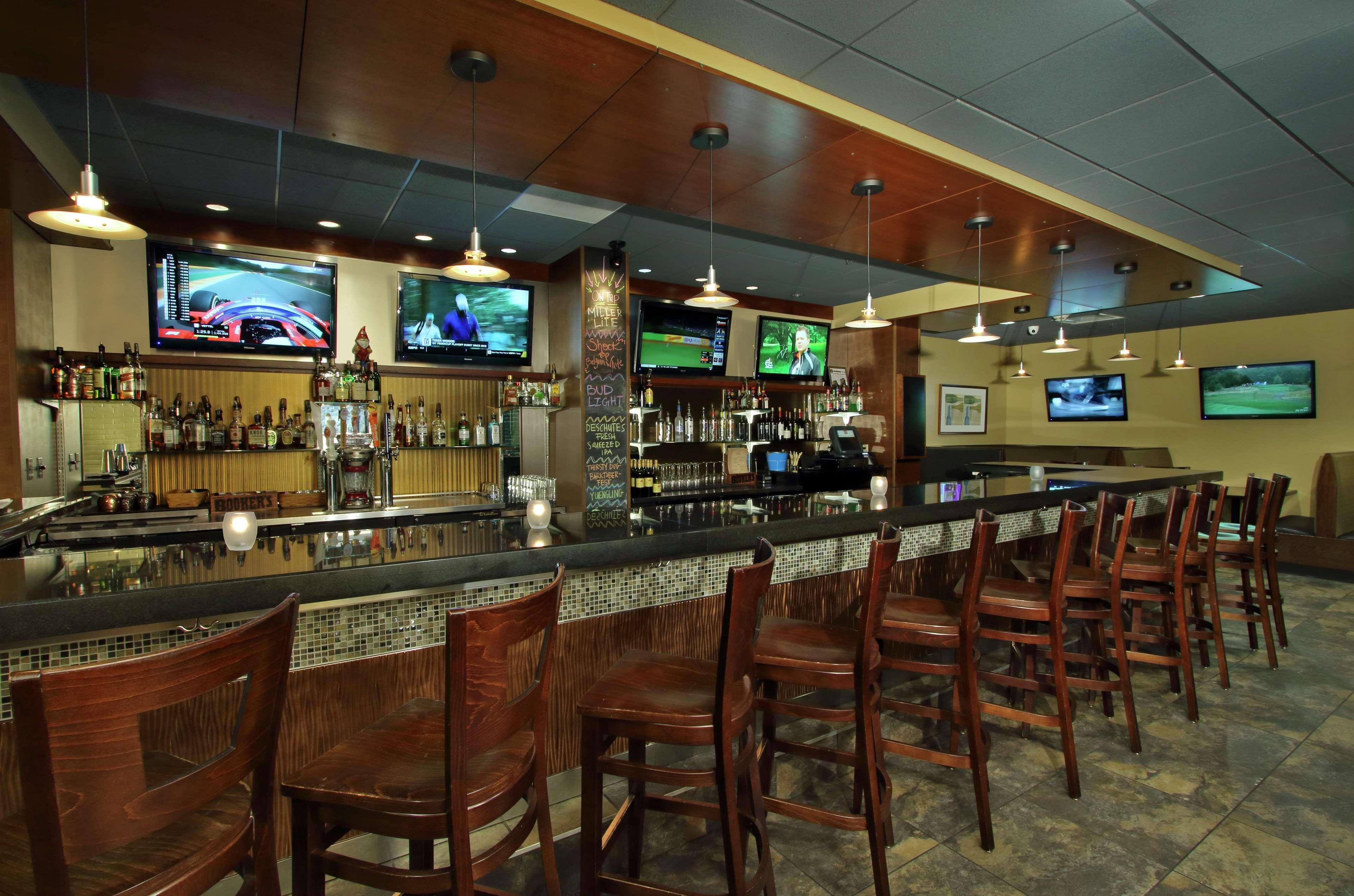 Doubletree By Hilton Newark Hotel Exterior photo