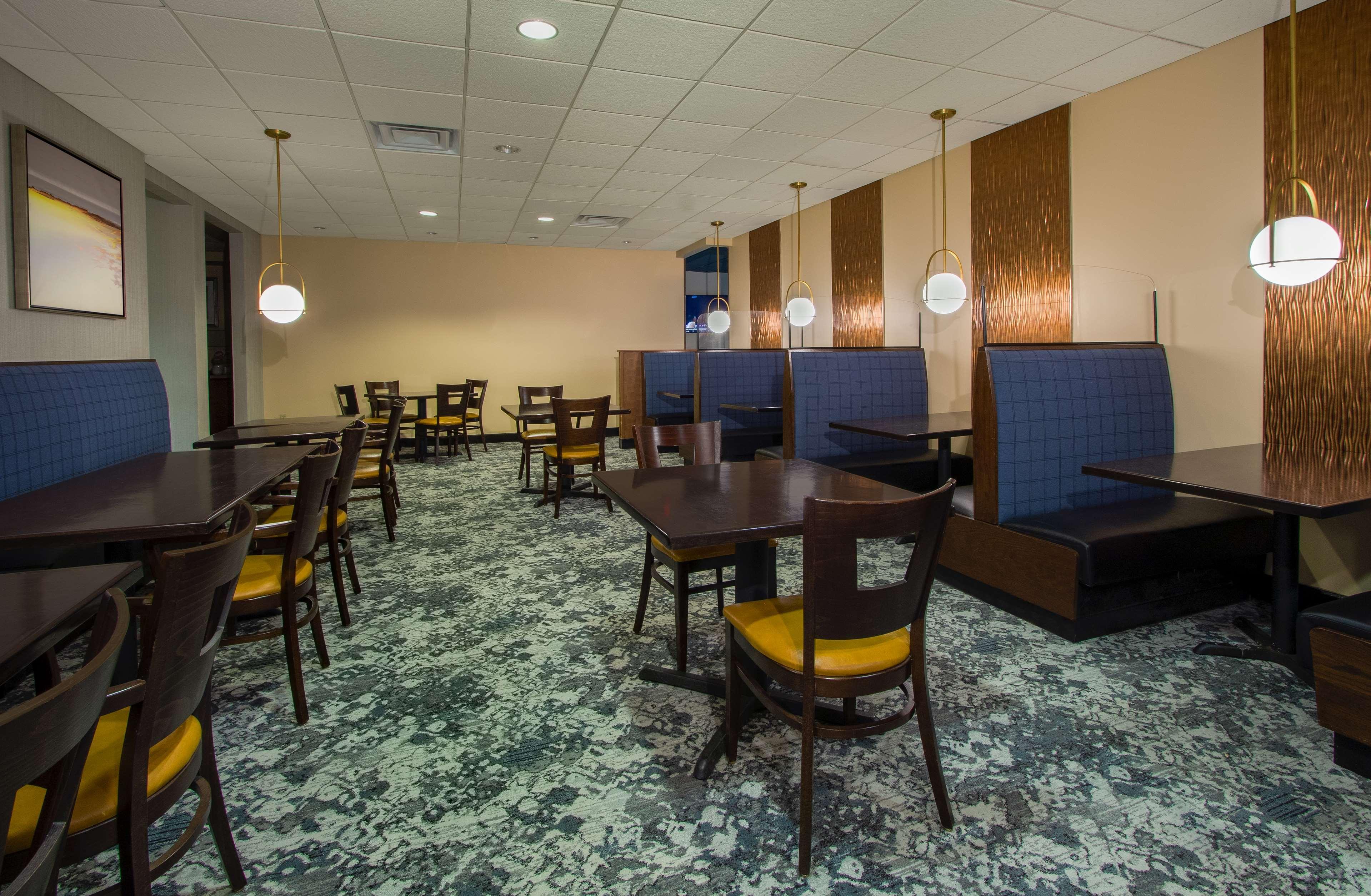 Doubletree By Hilton Newark Hotel Exterior photo