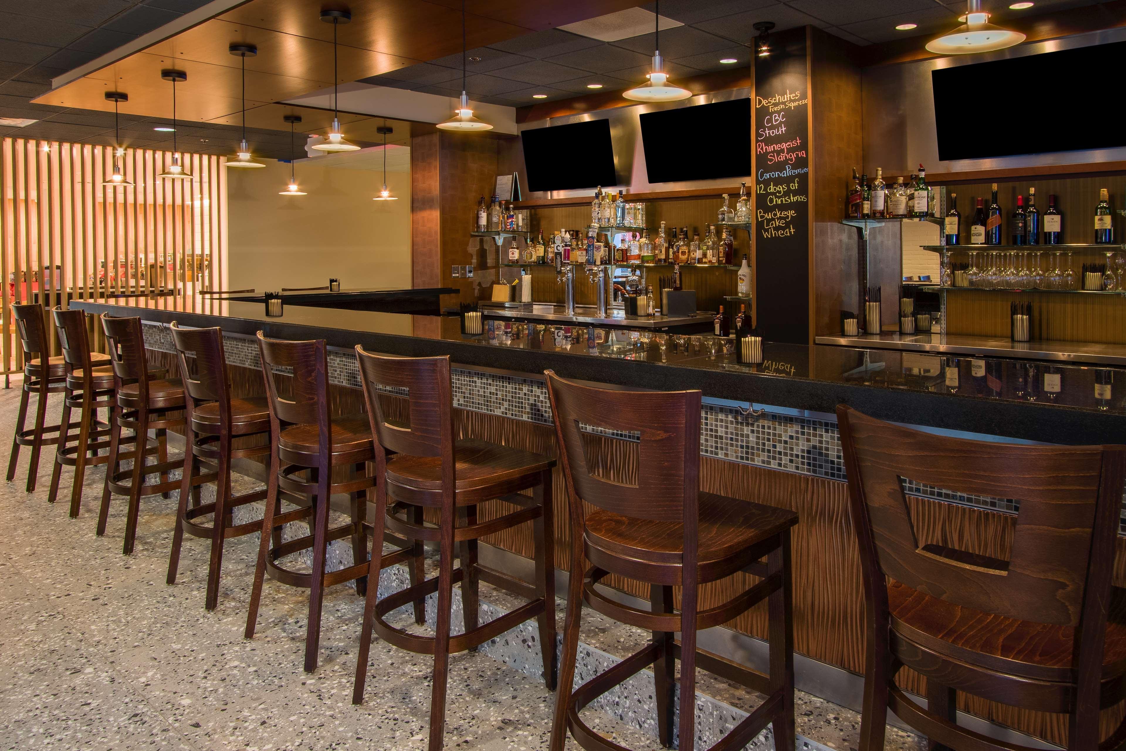 Doubletree By Hilton Newark Hotel Exterior photo