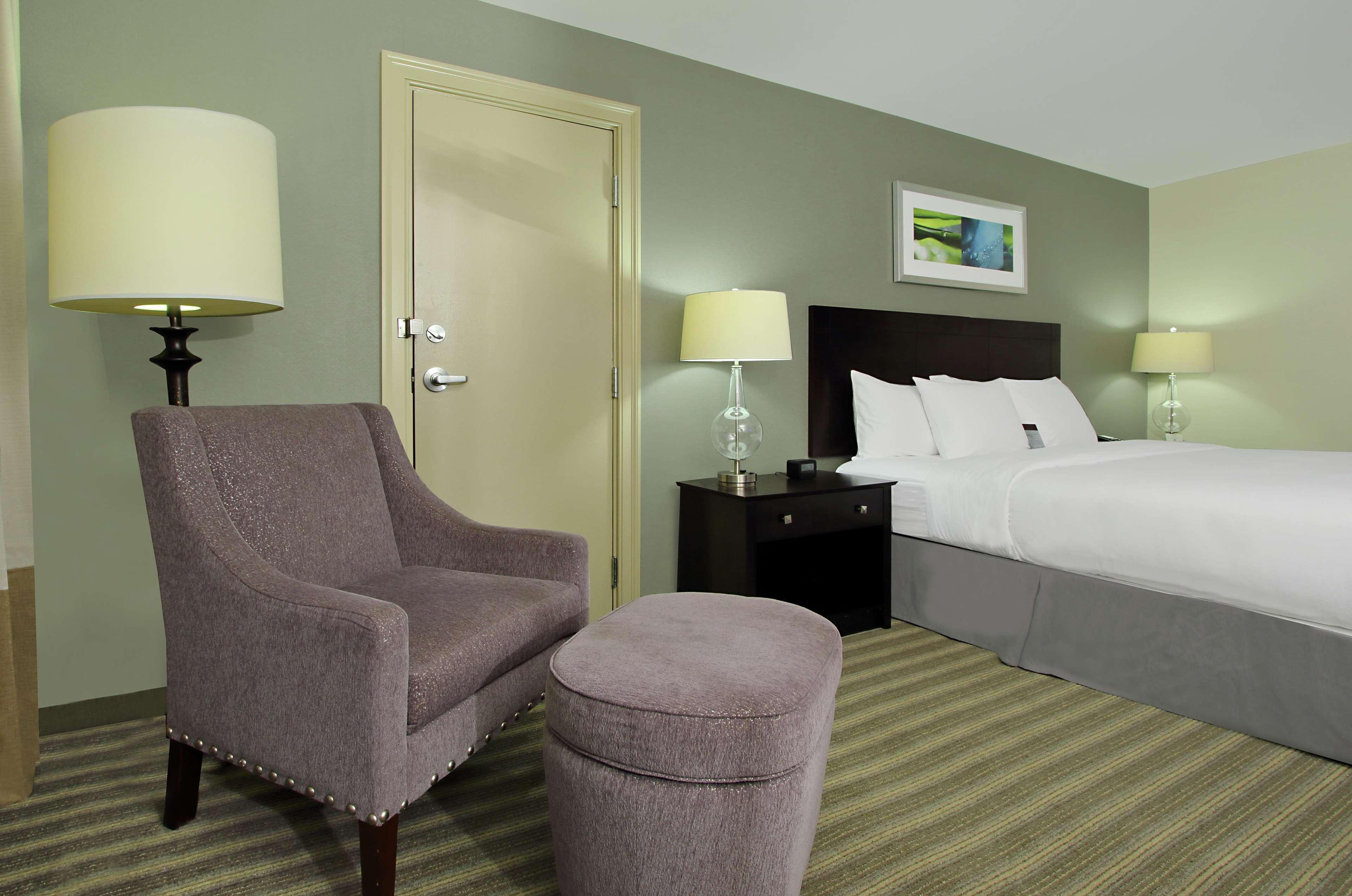 Doubletree By Hilton Newark Hotel Exterior photo