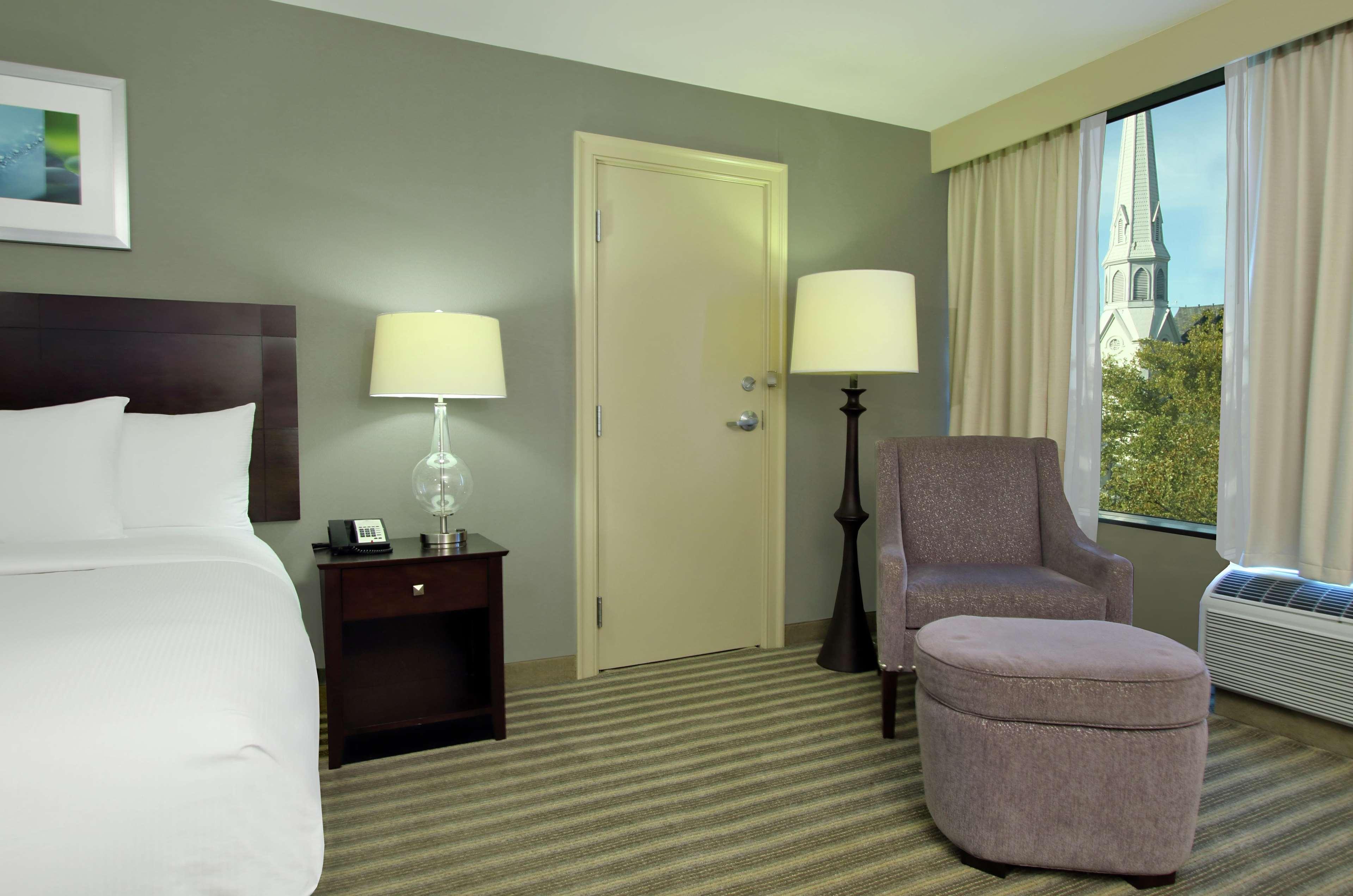 Doubletree By Hilton Newark Hotel Exterior photo