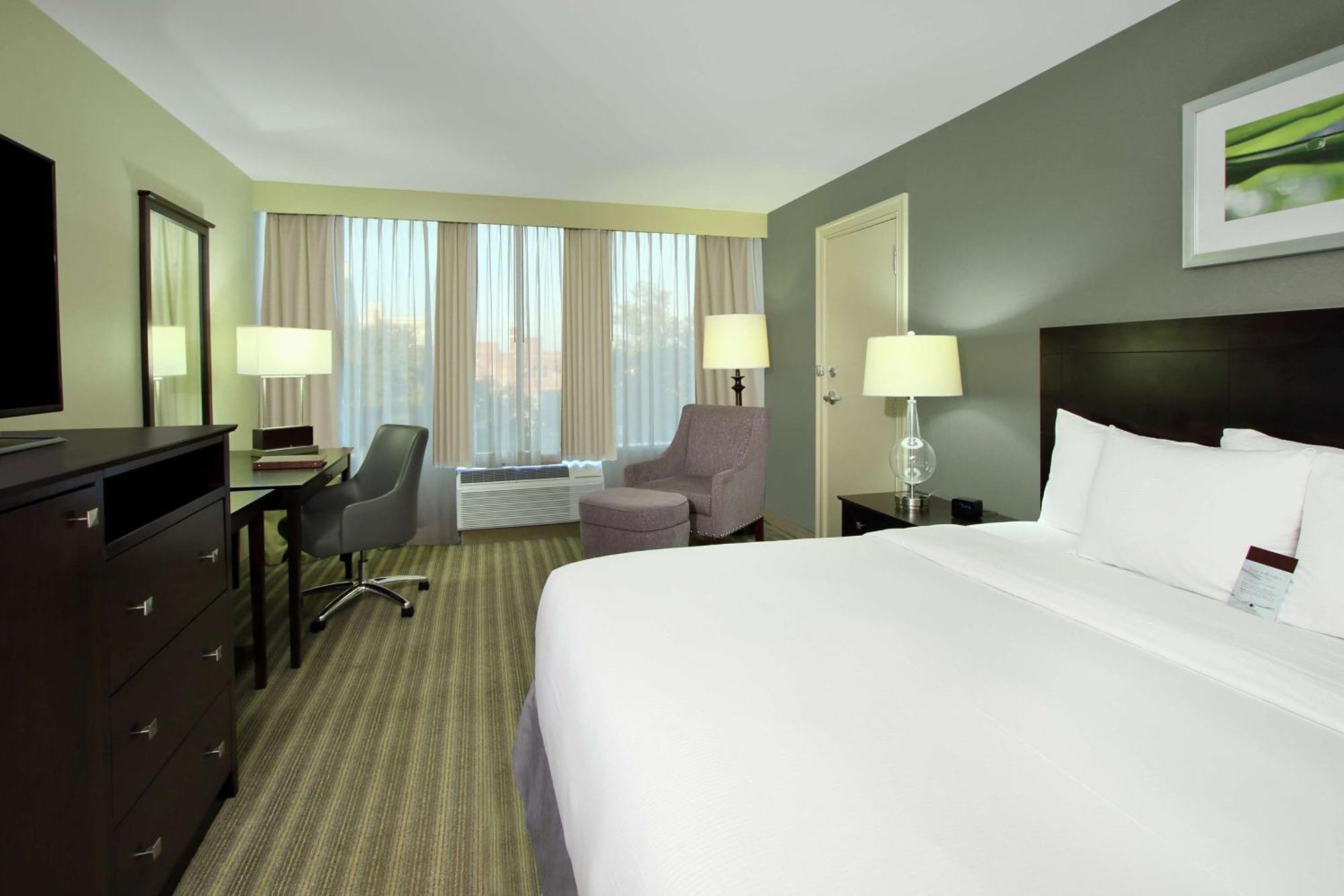 Doubletree By Hilton Newark Hotel Exterior photo